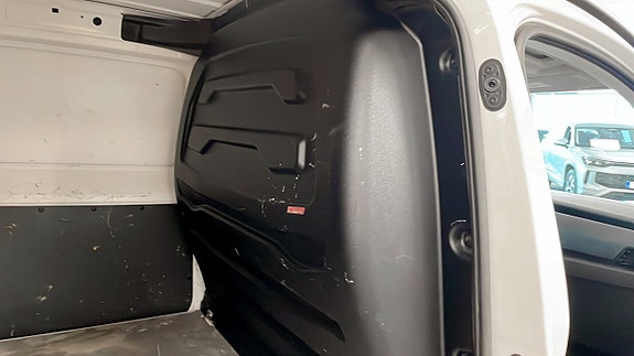 Volkswagen Caddy Maxi 13 of 15