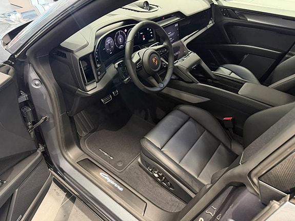 Porsche Cayenne Coupe 14 of 23