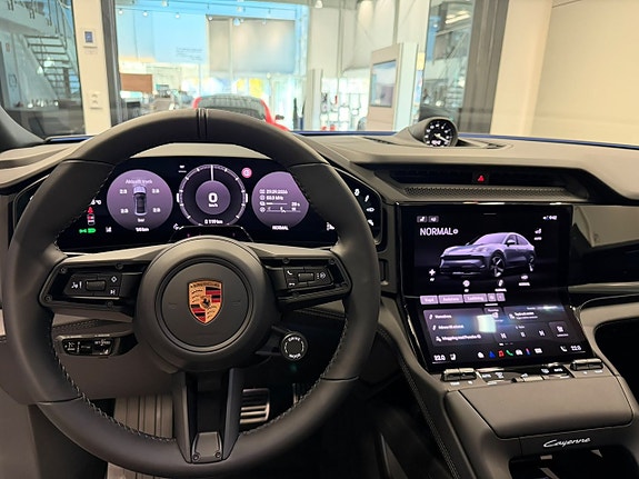 Porsche Cayenne Coupe 19 of 23