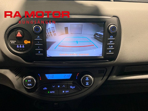 Toyota Yaris 16 of 17