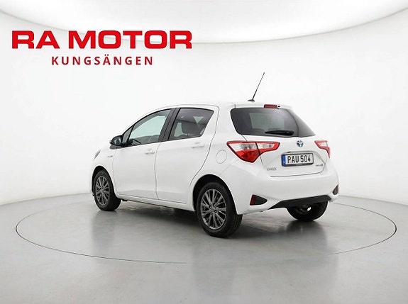 Toyota Yaris 6 of 17