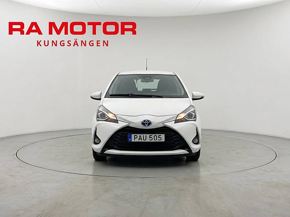 Toyota Yaris 8 of 17