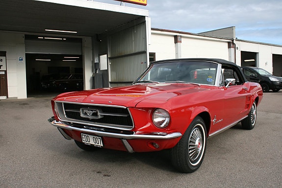 Ford Mustang 12 of 17
