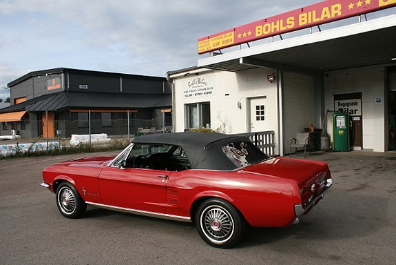Ford Mustang 11 of 17