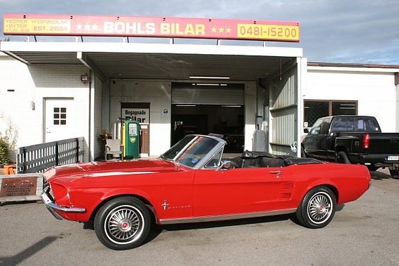 Ford Mustang 10 of 17