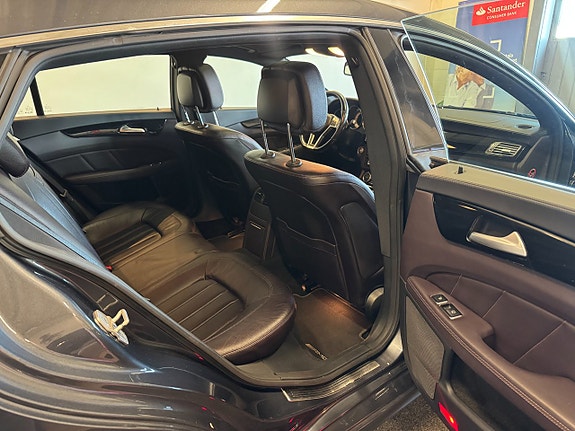 Mercedes-Benz CLS350 12 of 24