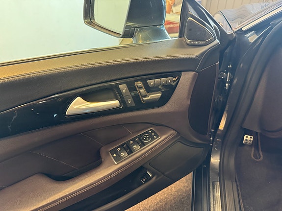 Mercedes-Benz CLS350 14 of 24