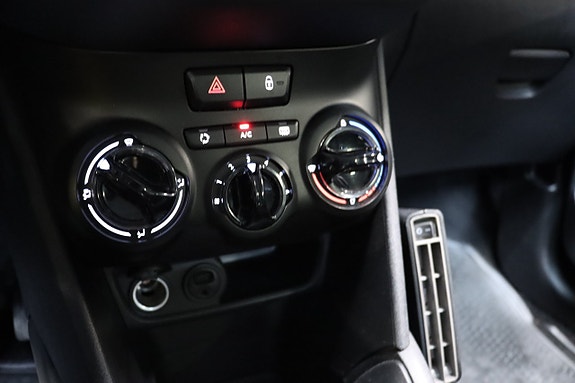 Peugeot 208 8 of 10