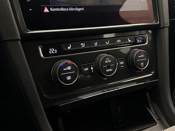 Volkswagen e-Golf VII 22 of 30