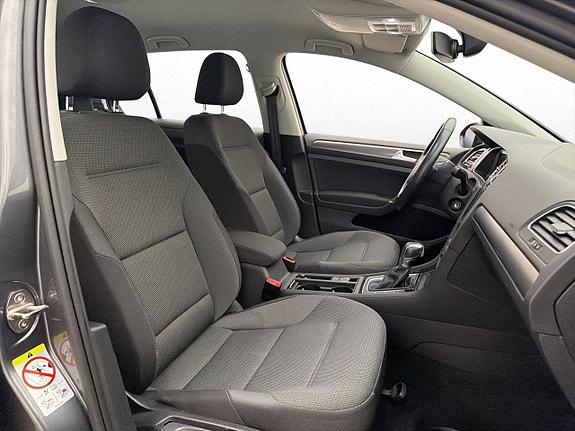 Volkswagen e-Golf VII 25 of 30
