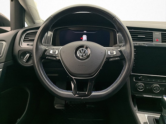 Volkswagen e-Golf VII 14 of 30
