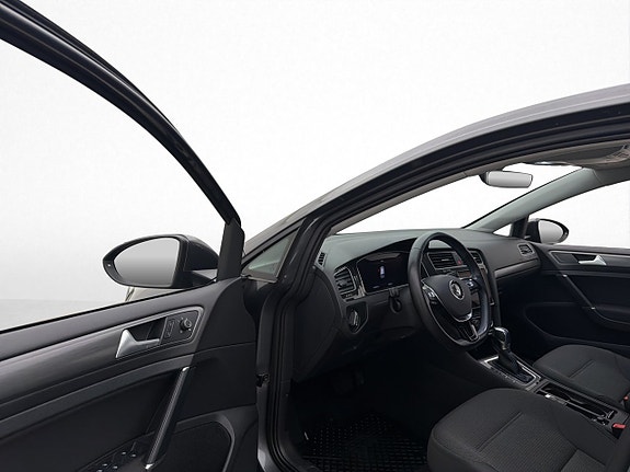 Volkswagen e-Golf VII 11 of 30