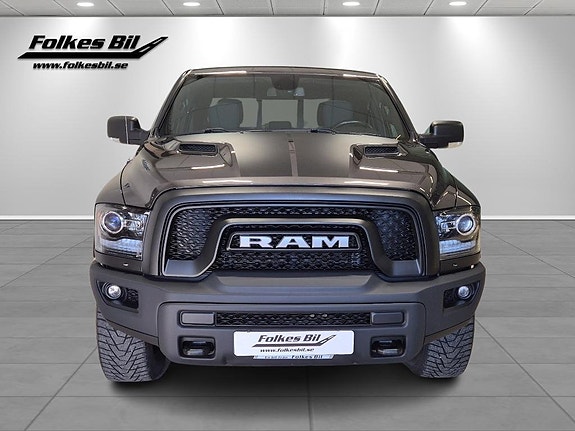 Dodge RAM 1500 2 of 14
