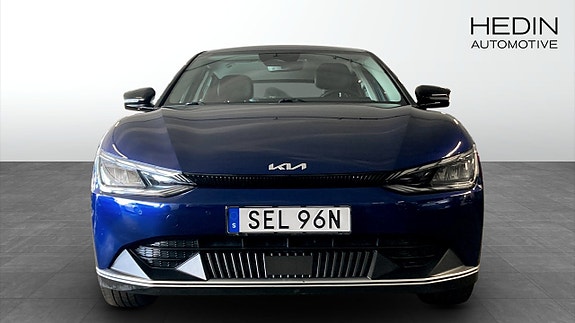 Kia EV6 8 of 12