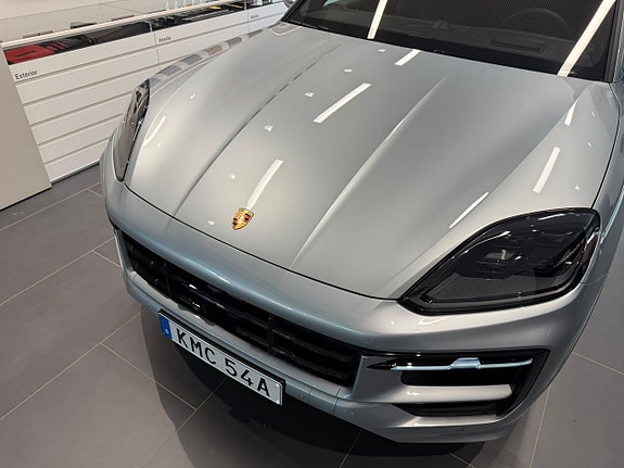 Porsche Cayenne 4 of 25