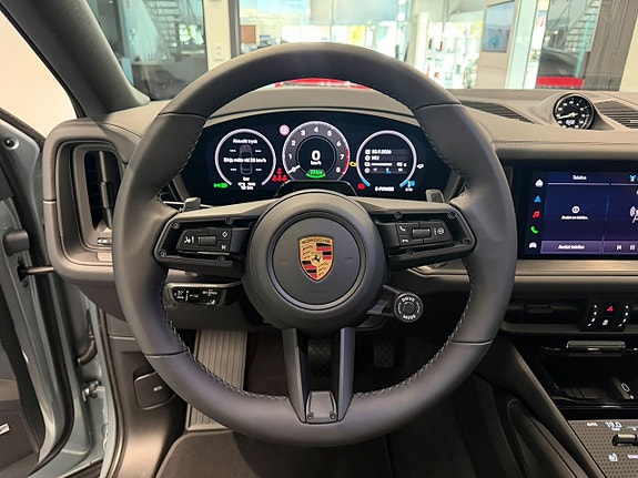 Porsche Cayenne 17 of 25