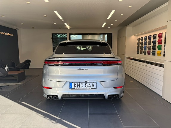 Porsche Cayenne 7 of 25
