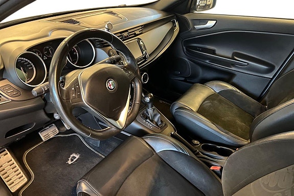 Alfa Romeo Giulietta 9 of 23