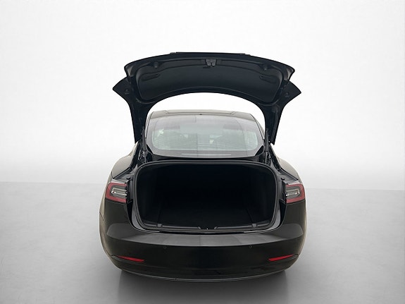 Tesla Model 3 11 of 29