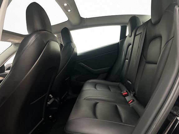 Tesla Model 3 16 of 29
