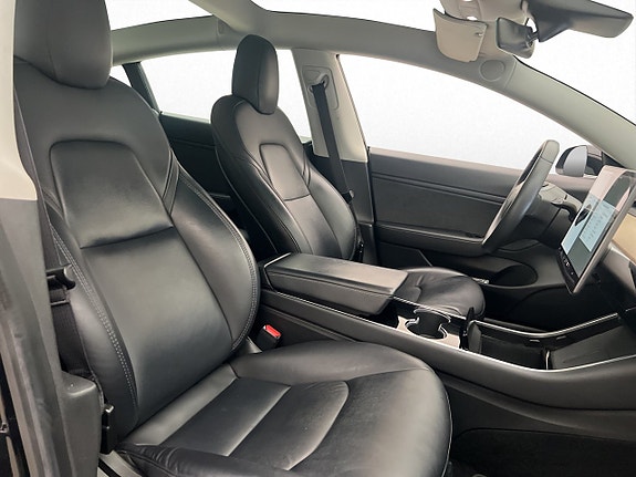 Tesla Model 3 15 of 29