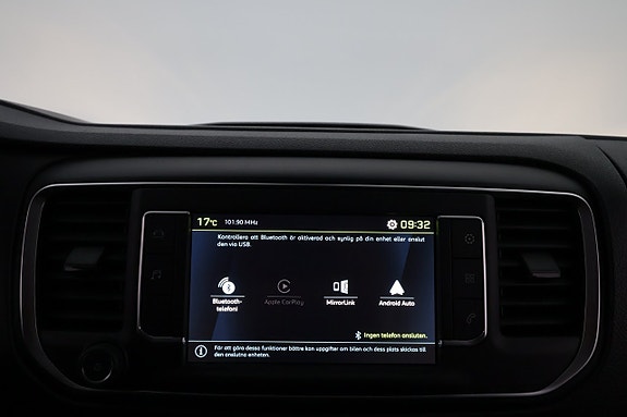 Peugeot e-Expert 18 of 26
