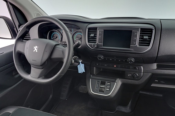 Peugeot e-Expert 13 of 26