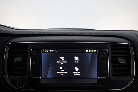 Peugeot e-Expert 16 of 26