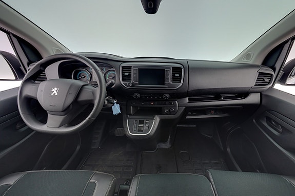 Peugeot e-Expert 12 of 26