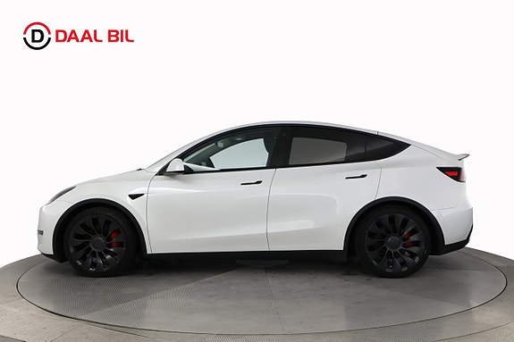 Tesla Model Y 9 of 25