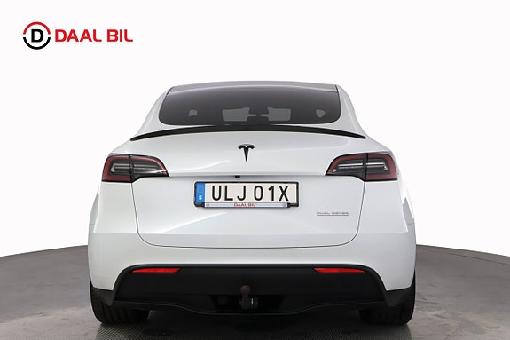 Tesla Model Y 7 of 25