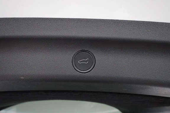 Tesla Model Y 25 of 25