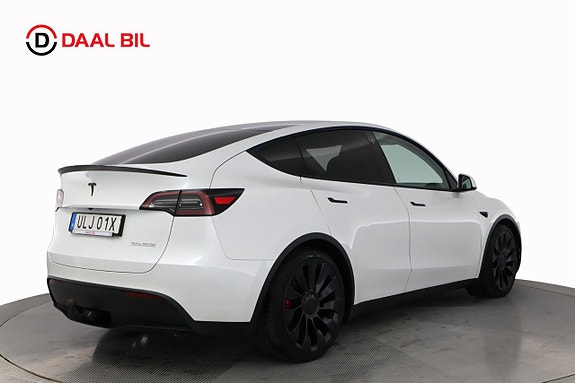 Tesla Model Y 6 of 25