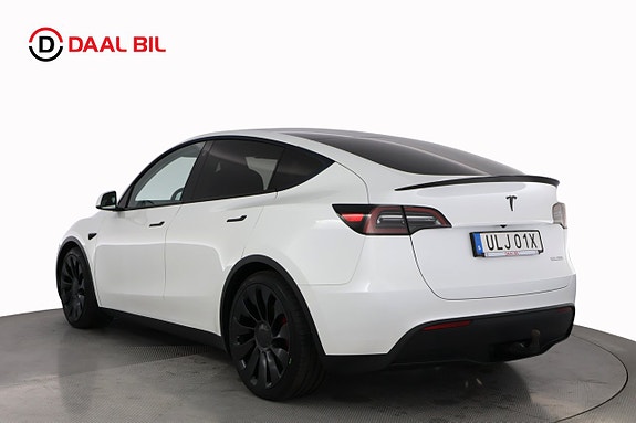 Tesla Model Y 8 of 25