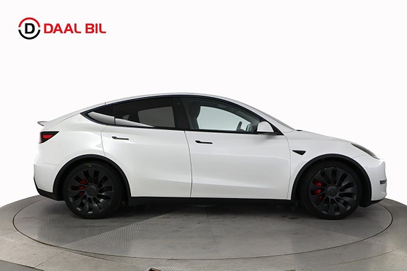 Tesla Model Y 5 of 25