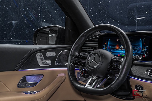 Mercedes-Benz GLE53 17 of 18