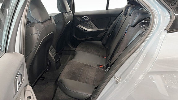 BMW 120 4 of 12