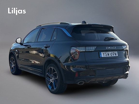 Lynk & Co 01 2 of 7