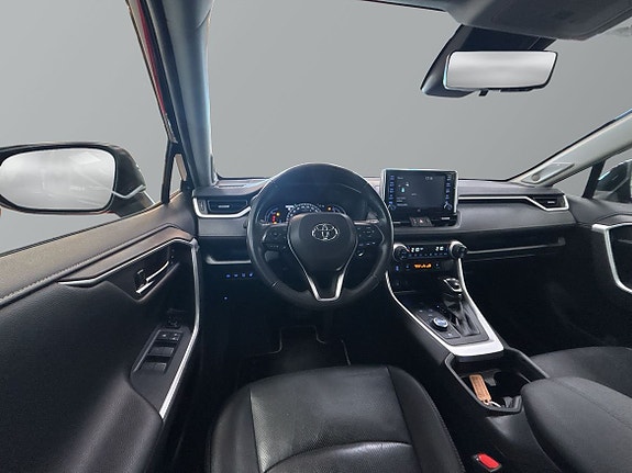 Toyota RAV4 8 of 18