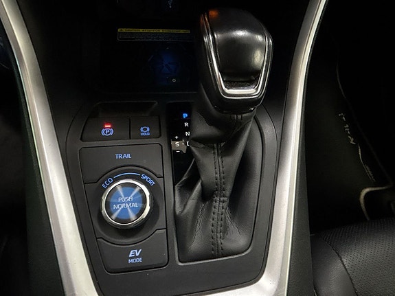 Toyota RAV4 15 of 18