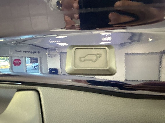 Toyota RAV4 9 of 18