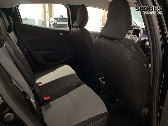 Renault Clio 6 of 7