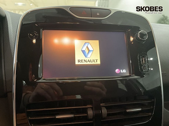 Renault Clio 10 of 12