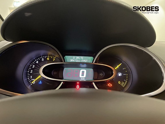 Renault Clio 9 of 12