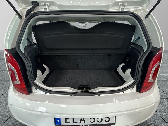 Volkswagen UP! 8 of 15
