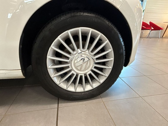 Volkswagen UP! 10 of 15