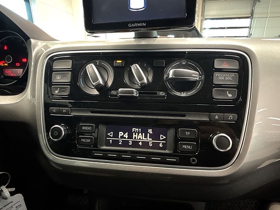 Volkswagen UP! 9 of 15