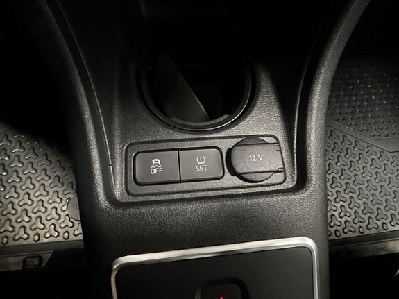 Volkswagen UP! 15 of 15