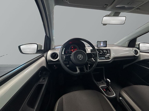 Volkswagen UP! 7 of 15
