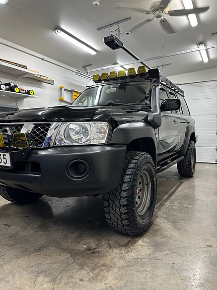 Nissan Patrol 6 of 10